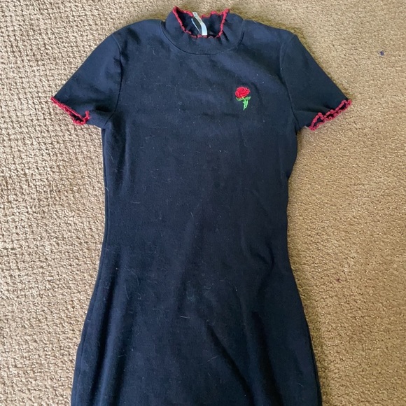 ZUMIEZ ROSE DRESS - Picture 2 of 3